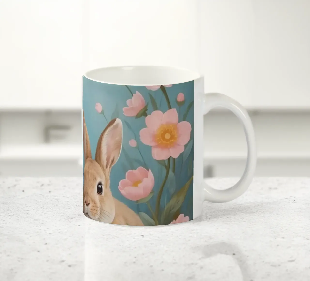Carini due conigli felici con fiori rosa e farfalle tazza in ceramica da DesignDoodle
