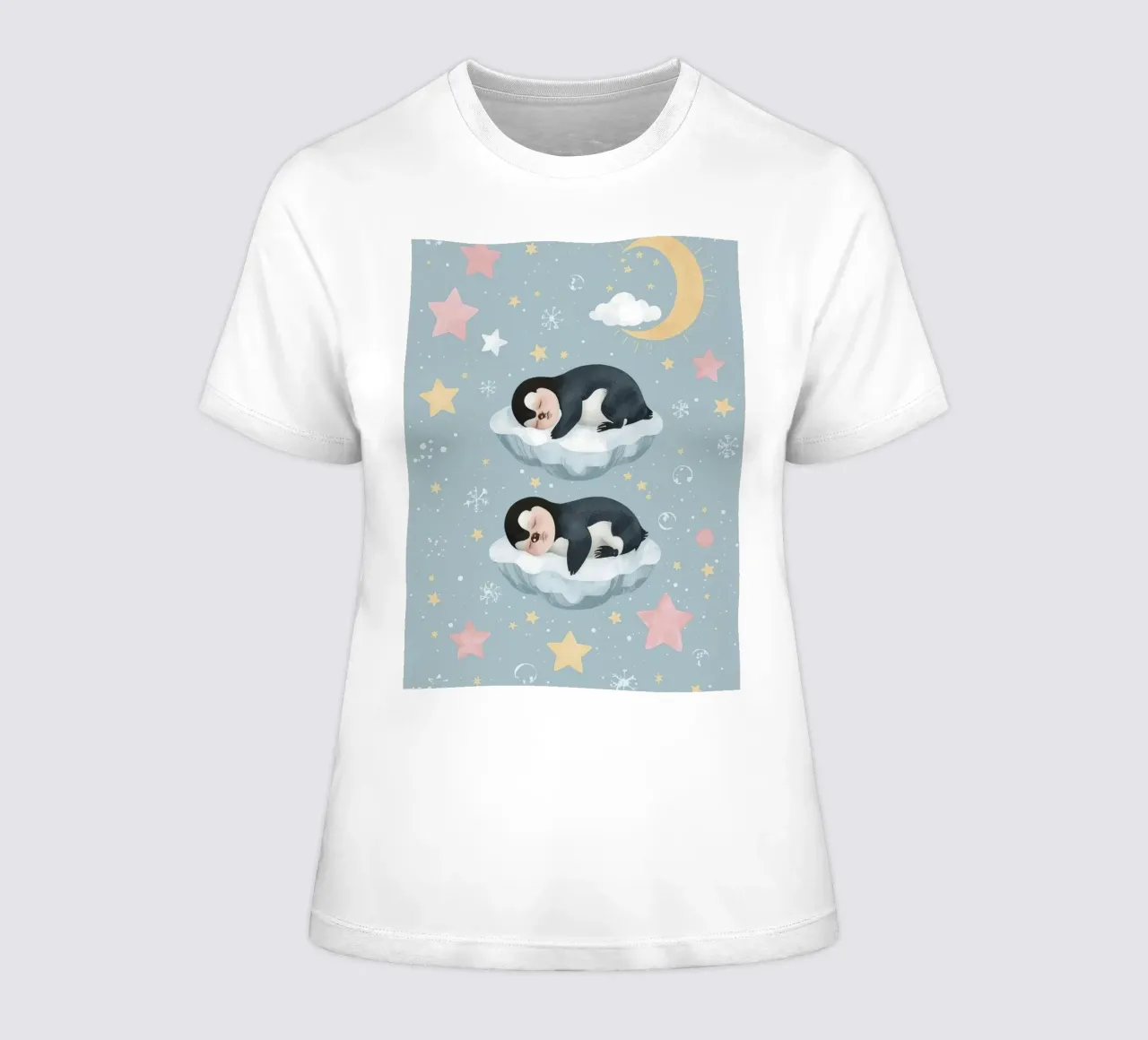 Due simpatici pinguini addormentati con elementi celestiali t-shirt da donna da DesignDoodle
