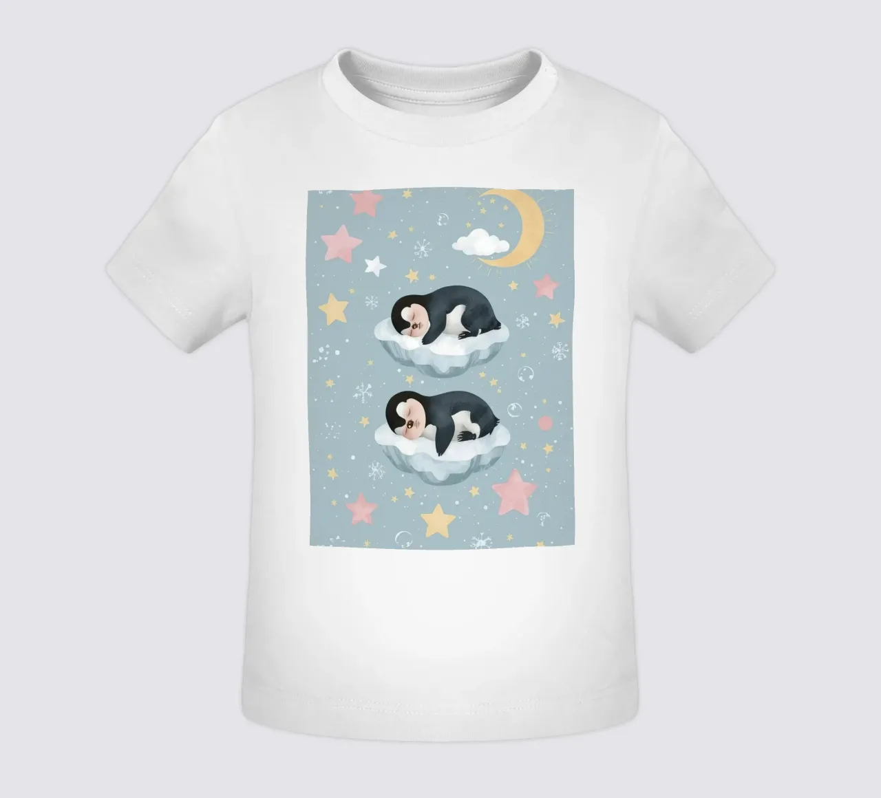 Due simpatici pinguini addormentati con elementi celestiali maglietta neonato da DesignDoodle