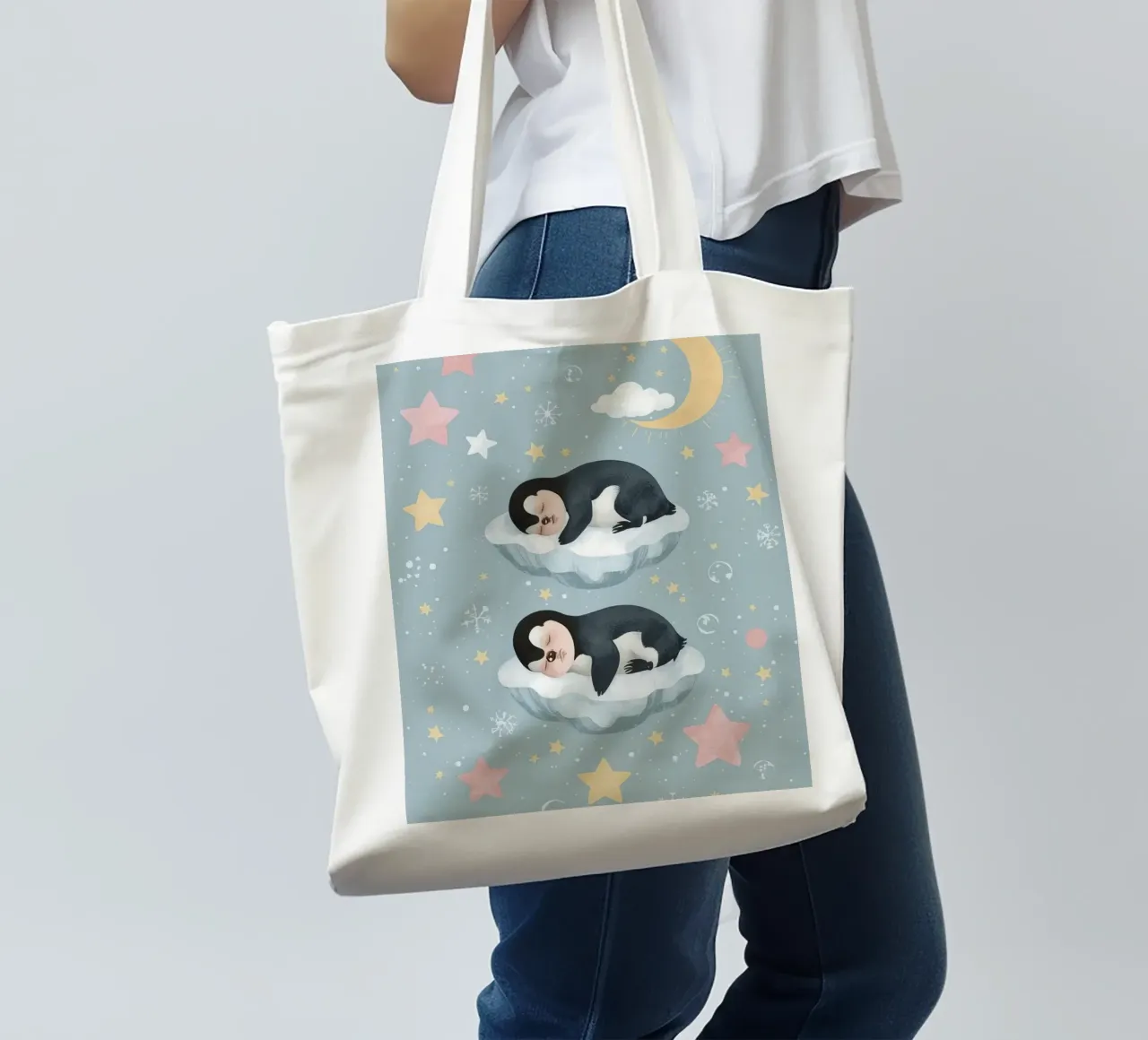 Due simpatici pinguini addormentati con elementi celestiali borsa in juta da DesignDoodle