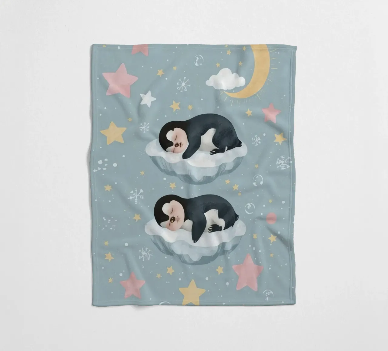 Due simpatici pinguini addormentati con elementi celestiali coperta in pile da DesignDoodle