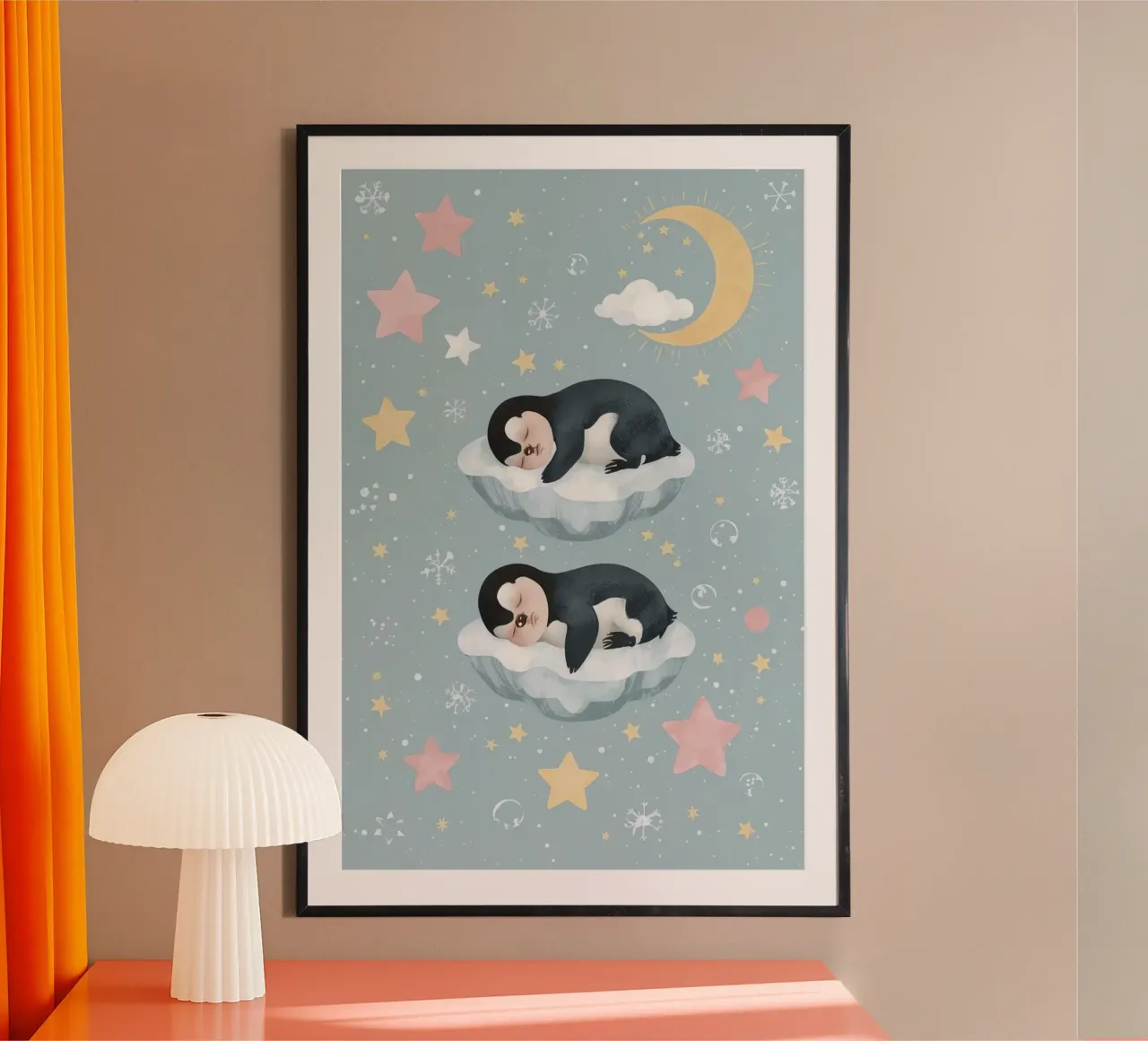 Due simpatici pinguini addormentati con elementi celestiali poster da DesignDoodle