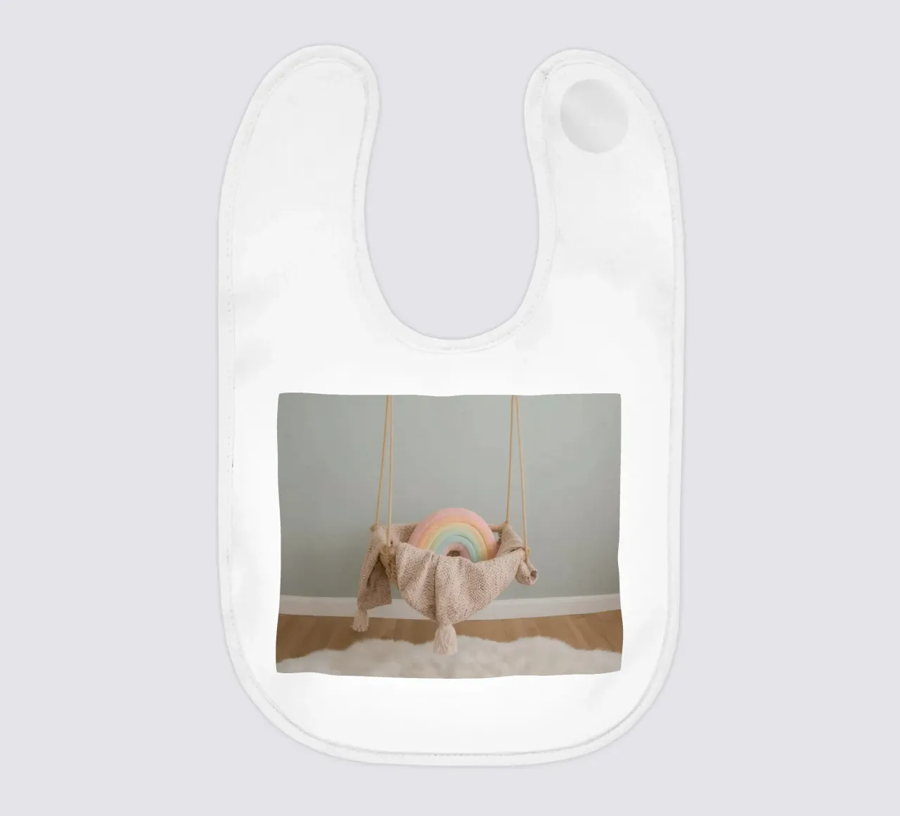 Appendiabiti da parete con nuvole, arcobaleno e altalena bavaglino da DesignDoodle