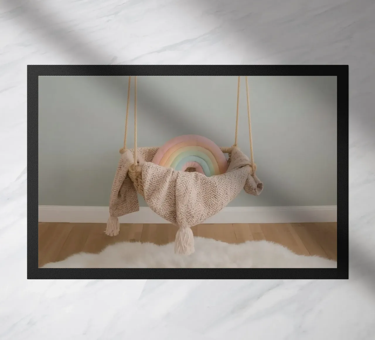 Appendiabiti da parete con nuvole, arcobaleno e altalena zerbino da DesignDoodle