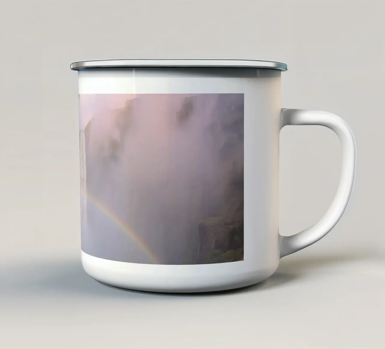 Cascata con arcobaleno e nebbia tazza in smalto da DesignDoodle