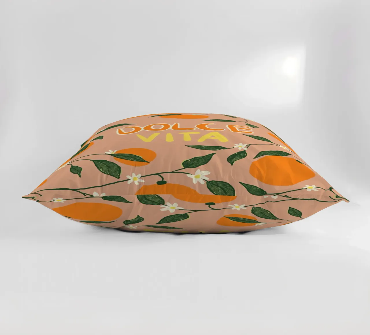Dolce Vita Orange Kissen von Studio Dolci