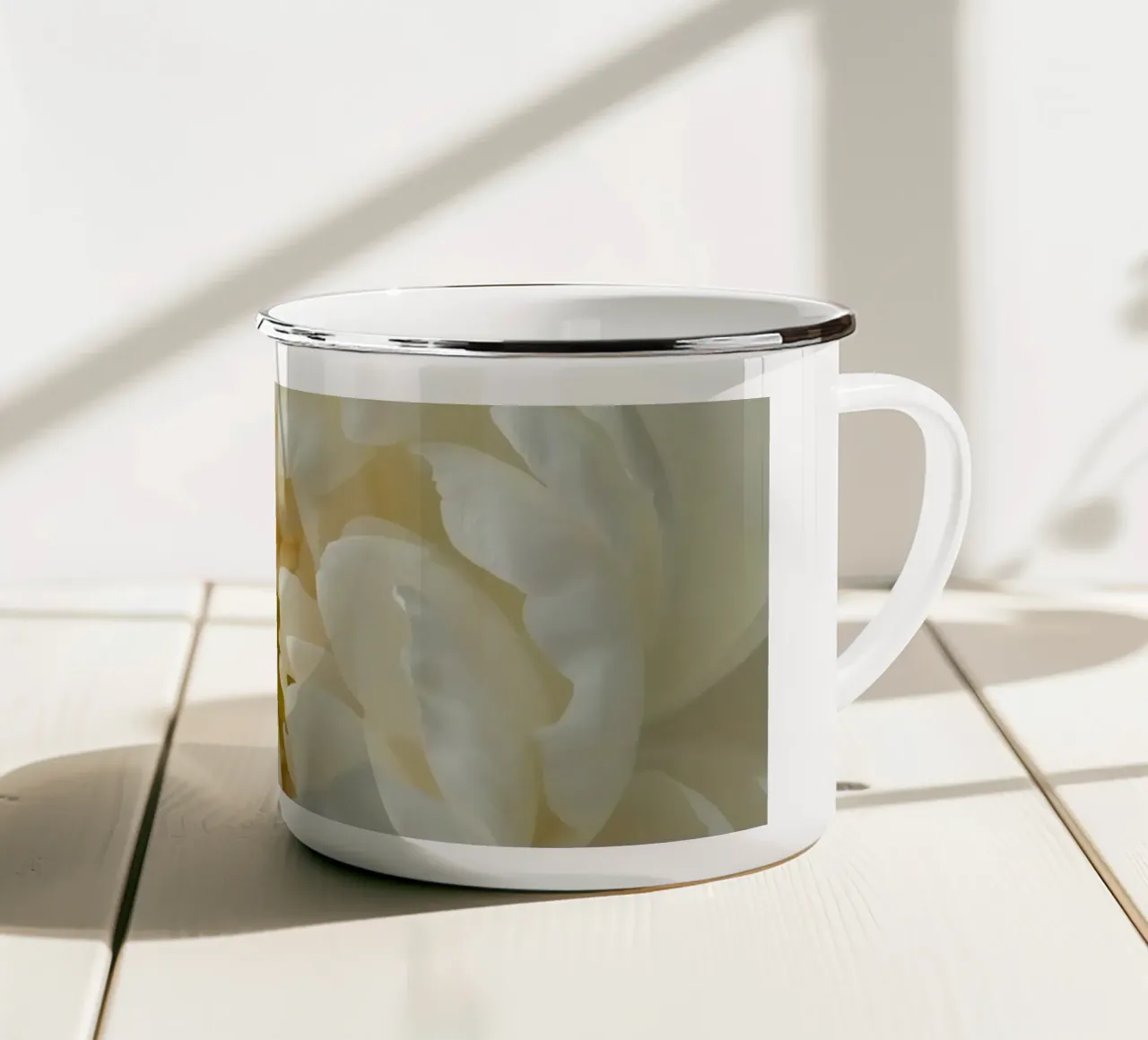 Witte pioenbloem close-up emaille mok van DesignDoodle