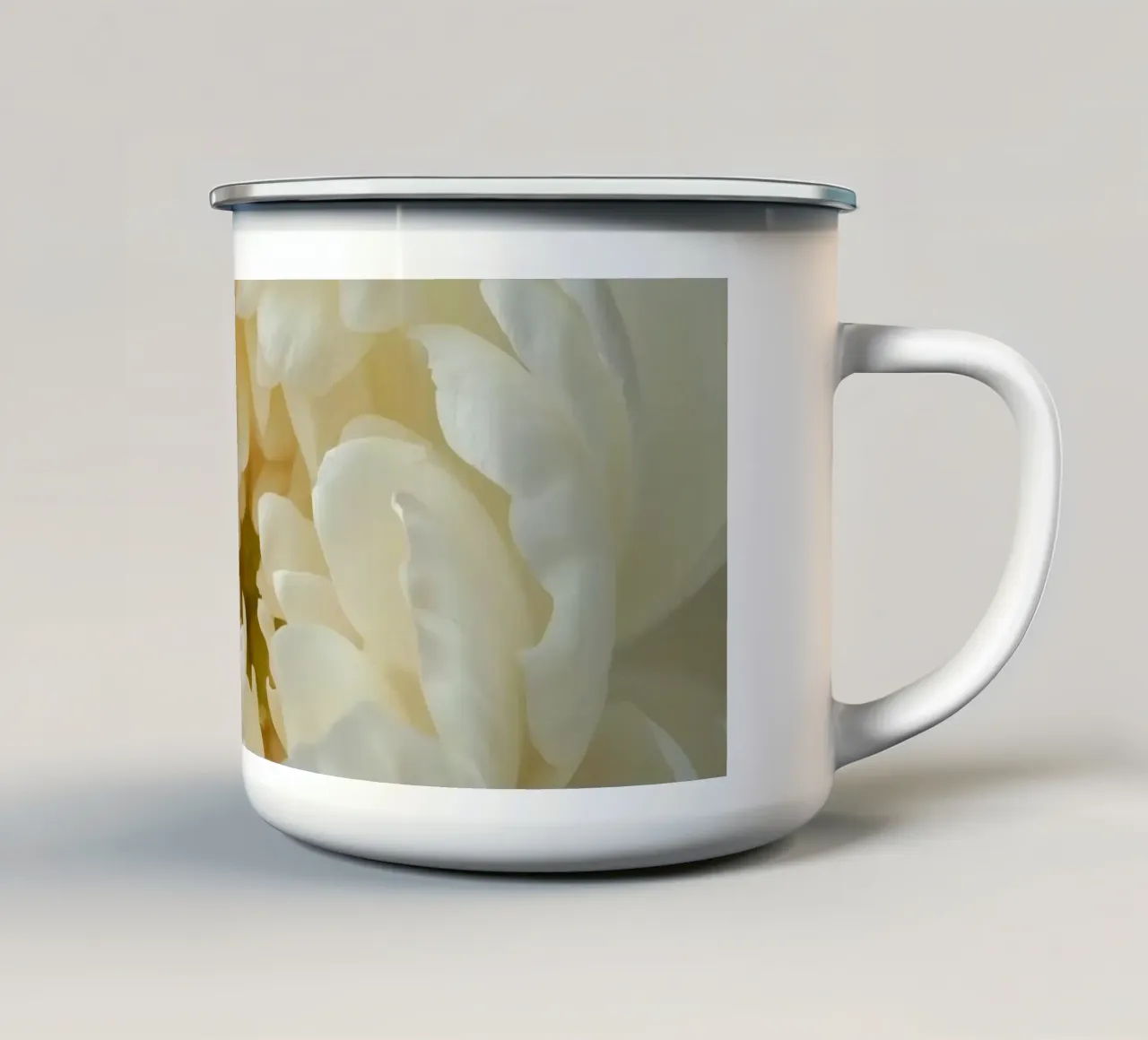 Witte pioenbloem close-up emaille mok van DesignDoodle