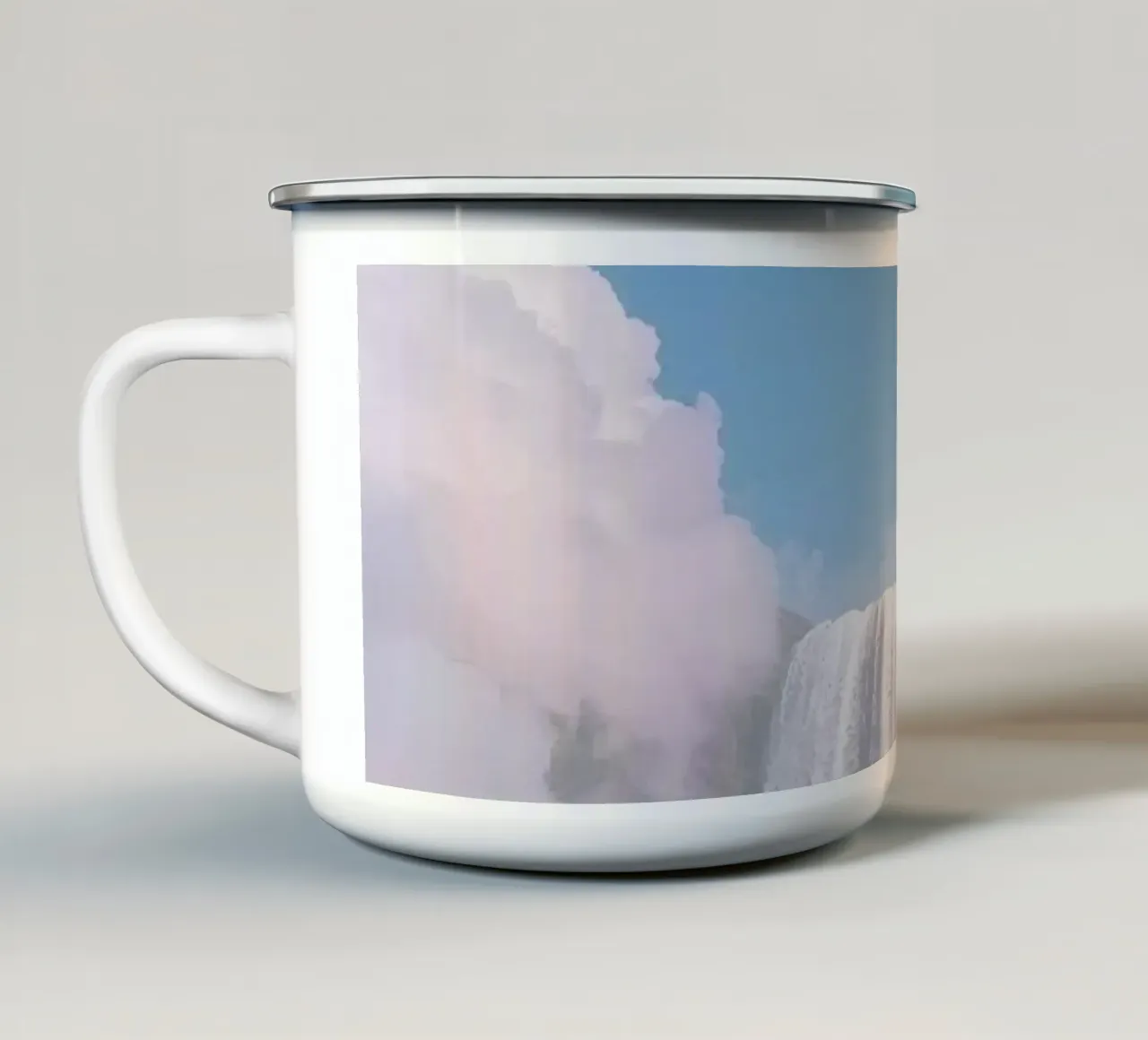 Brede waterval met mist en regenboog emaille mok van DesignDoodle