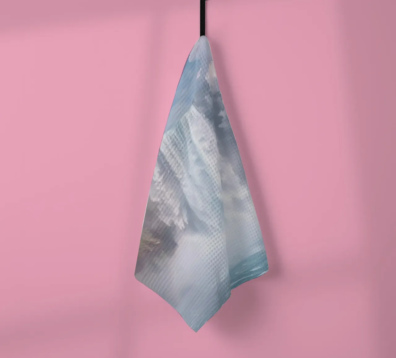 Ampia cascata con nebbia e arcobaleno canovaccio da cucina da DesignDoodle