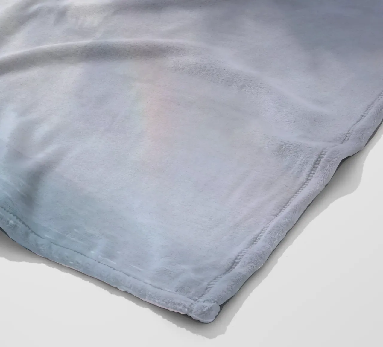 Ampia cascata con nebbia e arcobaleno coperta in pile da DesignDoodle