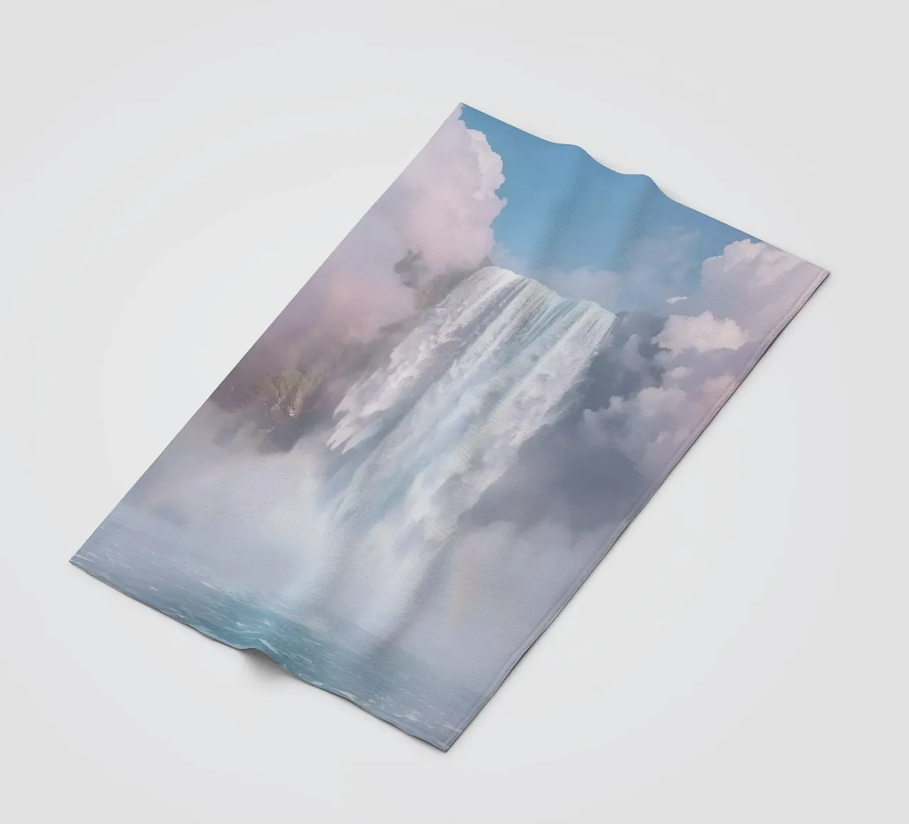 Ampia cascata con nebbia e arcobaleno coperta in pile da DesignDoodle