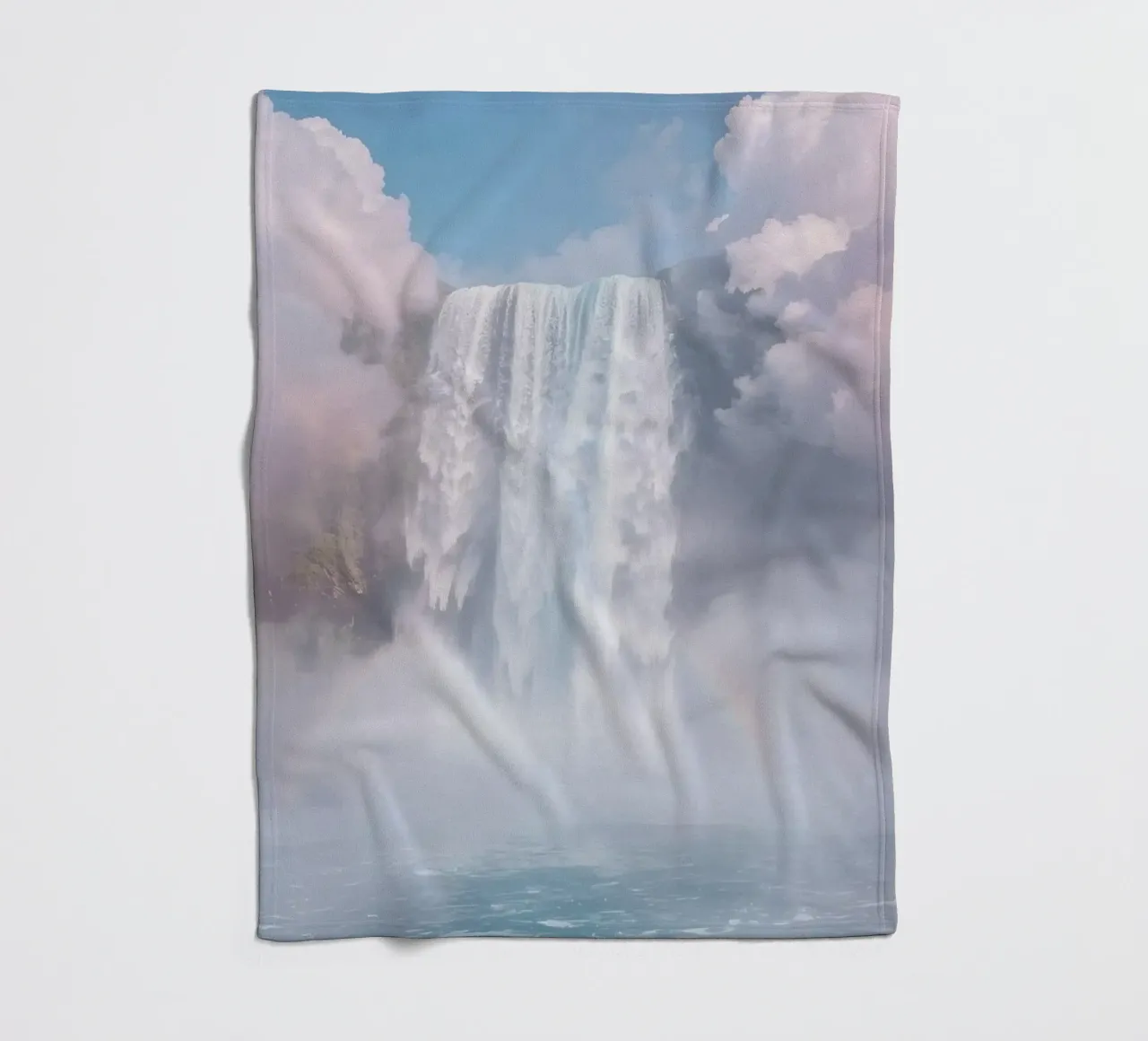 Ampia cascata con nebbia e arcobaleno coperta in pile da DesignDoodle