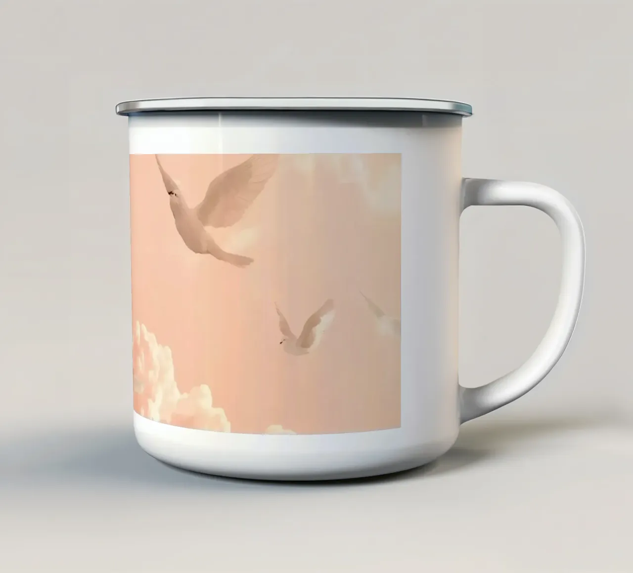 Colombe bianche e nuvole tazza in smalto da DesignDoodle