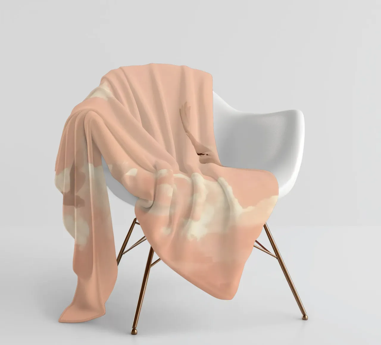 Colombe bianche e nuvole coperta in pile da DesignDoodle
