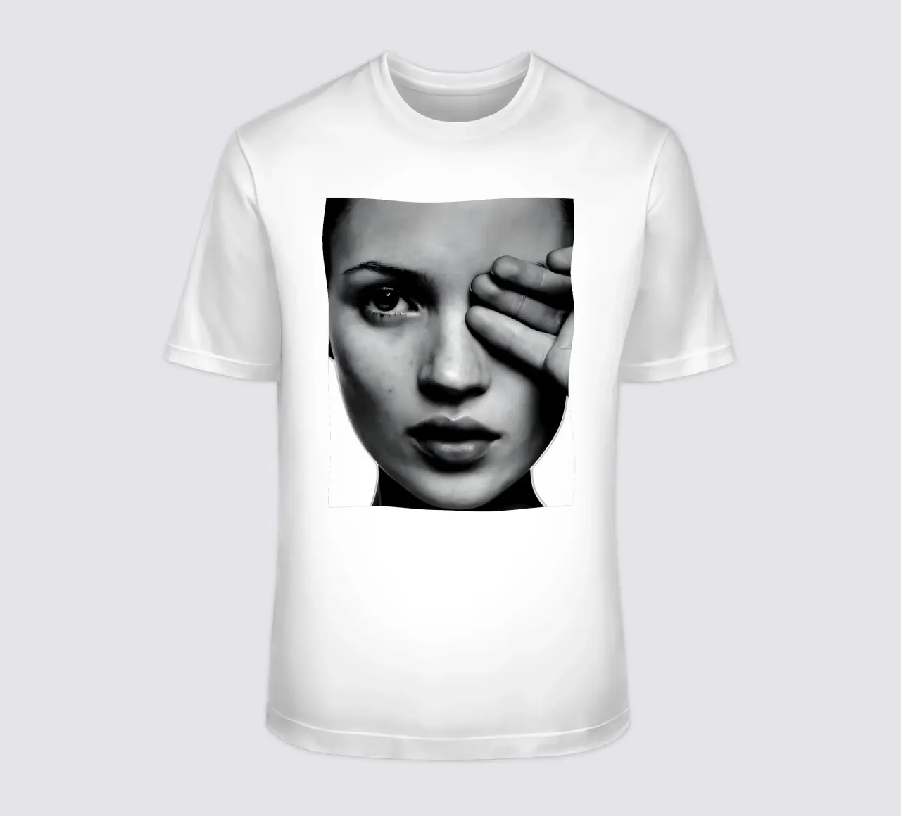 Kate Moss con un occhio solo t-shirt da vintage singer