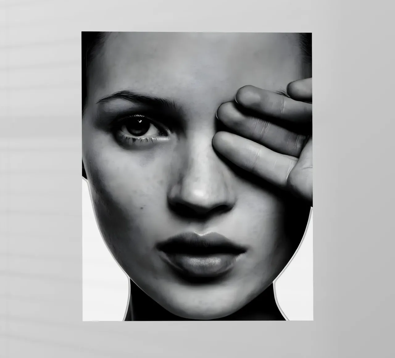 Kate Moss con un occhio solo pellicola backlit da vintage singer
