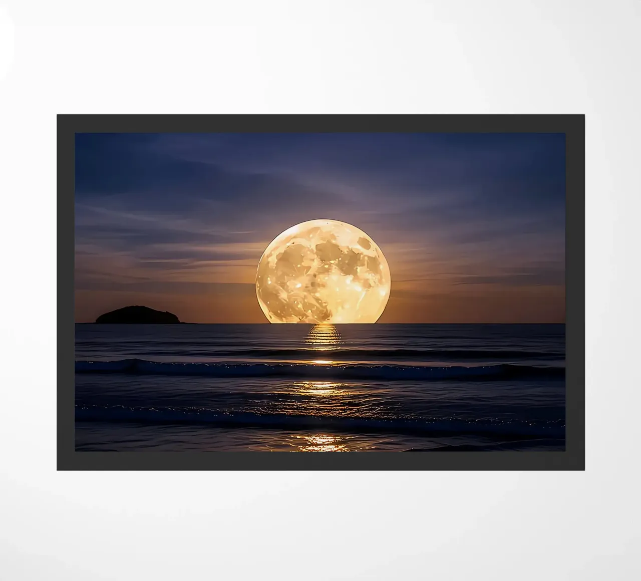 Luna piena sull'oceano di notte zerbino da ShopByHaru