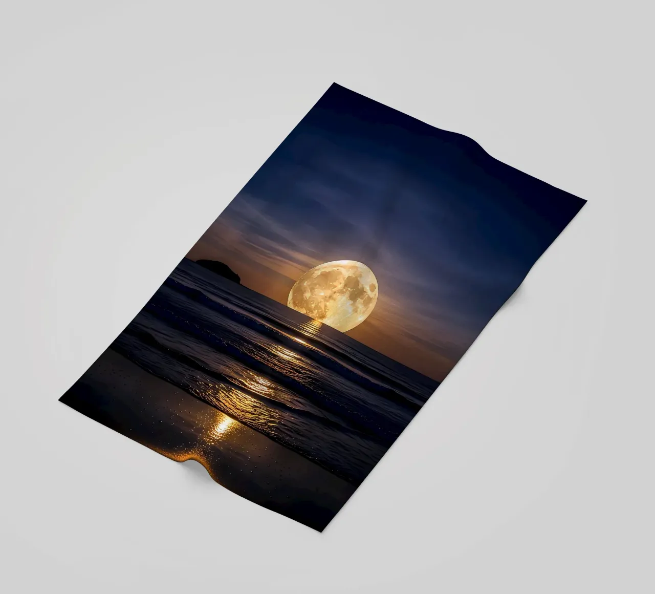 Luna piena sull'oceano di notte telo mare da ShopByHaru
