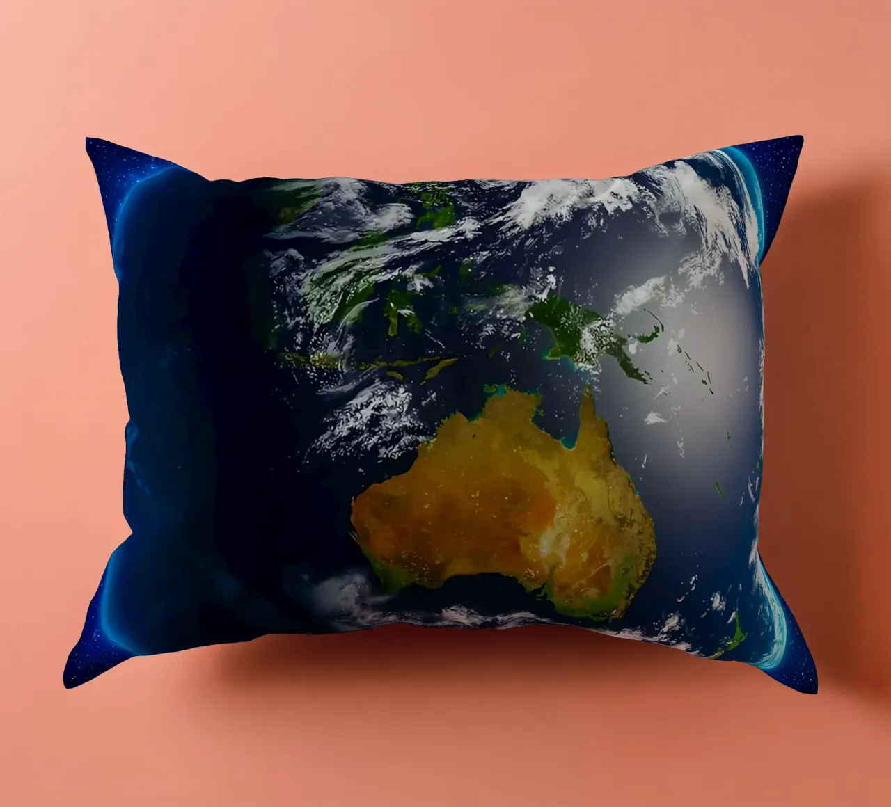 La Terre vue de l'espace_ Vue de l'Australie coussin de ShopByHaru