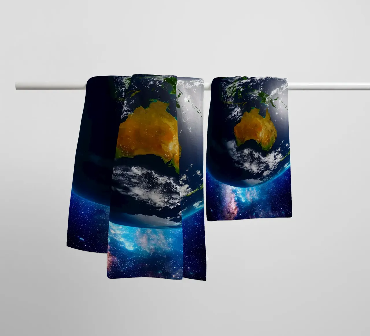 La Terre vue de l'espace_ Vue de l'Australie serviette de bain de ShopByHaru