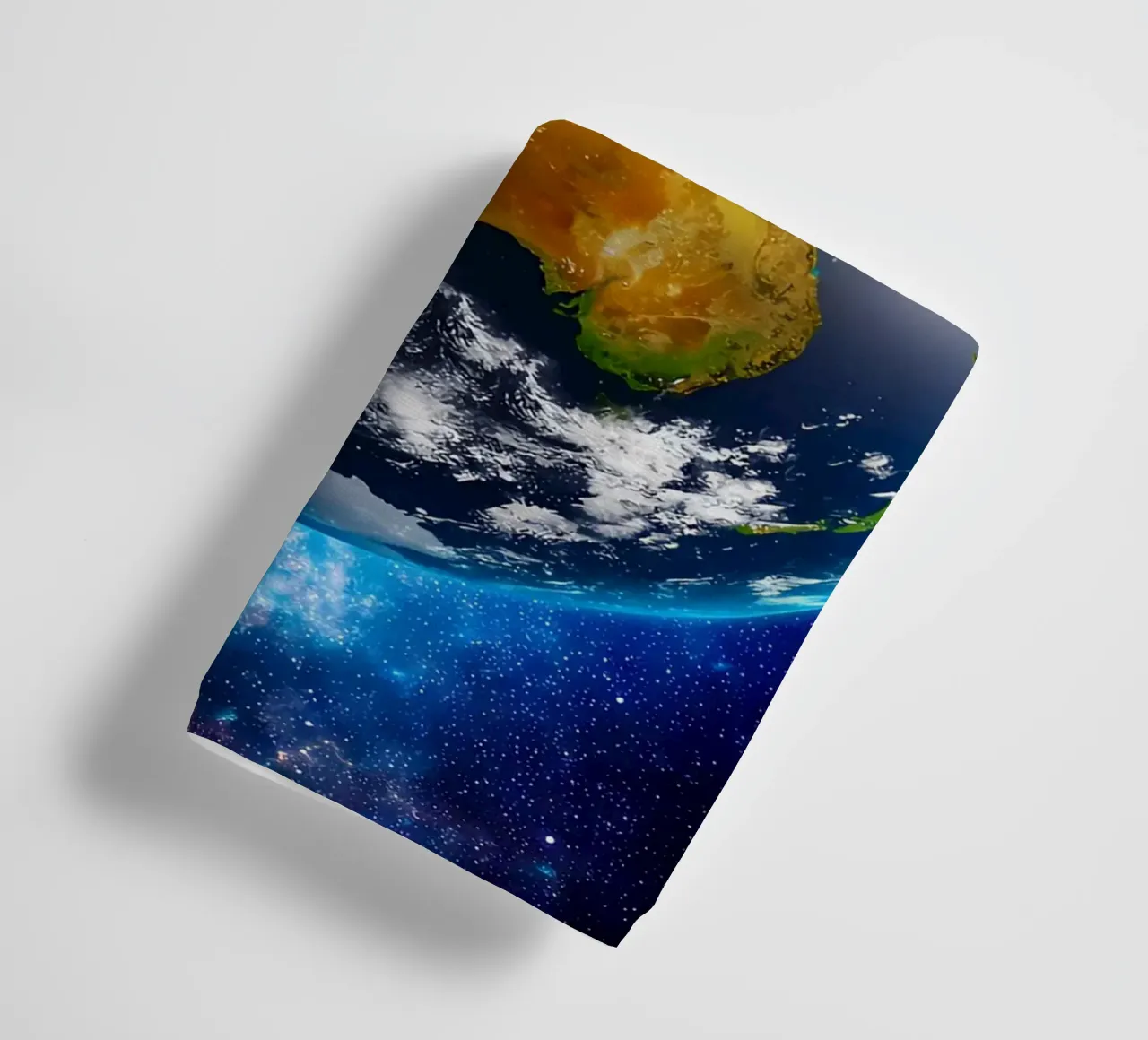 La Terre vue de l'espace_ Vue de l'Australie serviette de bain de ShopByHaru