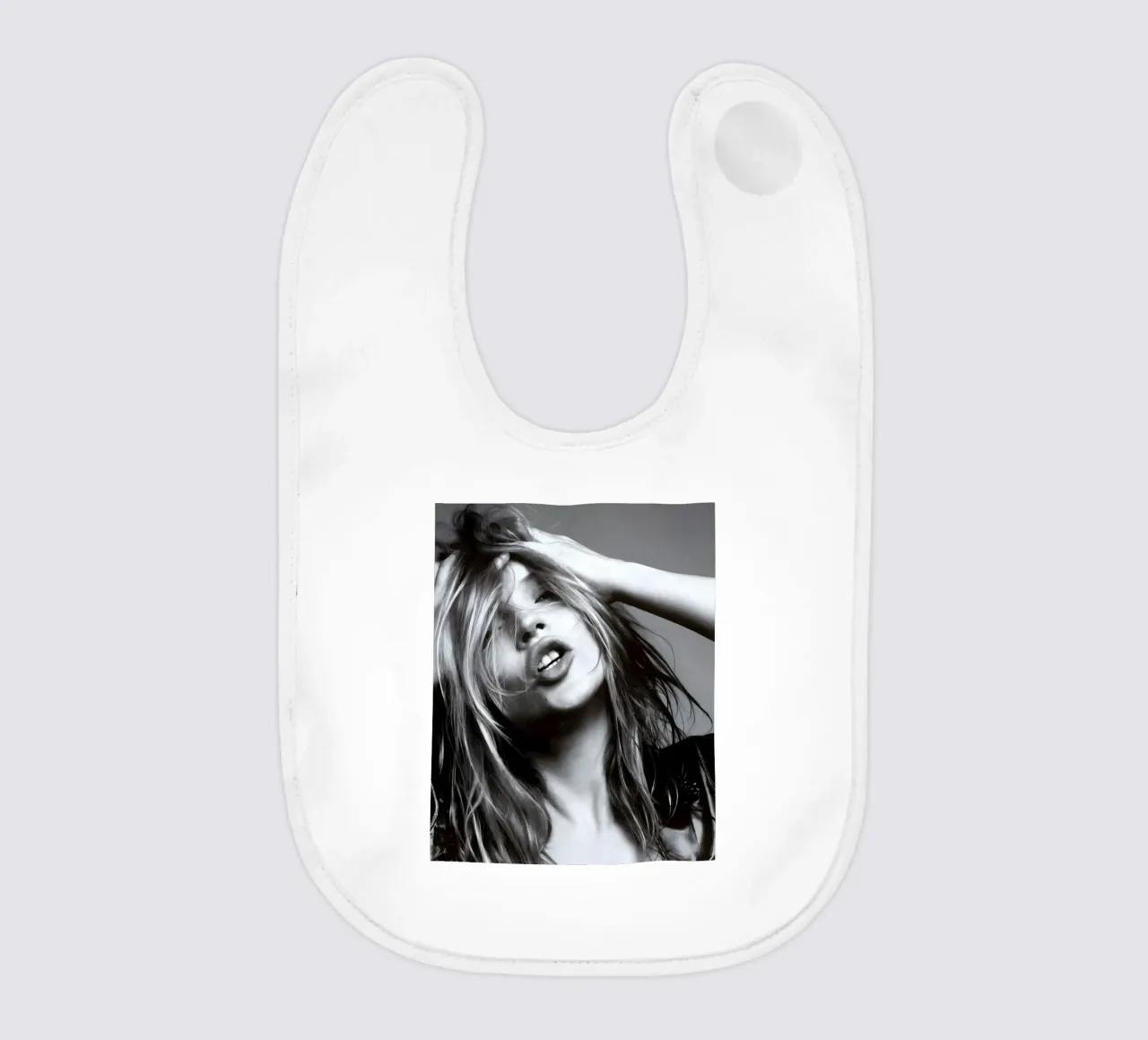 Kate Moss monocromatica bavaglino da vintage singer