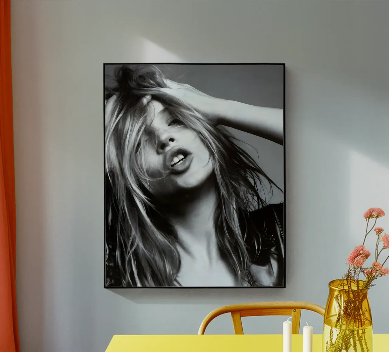 Kate Moss monocromatica plexiglass da vintage singer