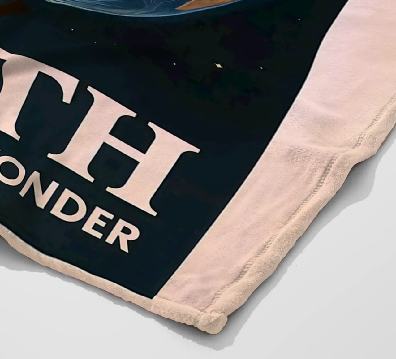 Erde_ Das blassblaue Wunder Fleecedecke von ShopByHaru