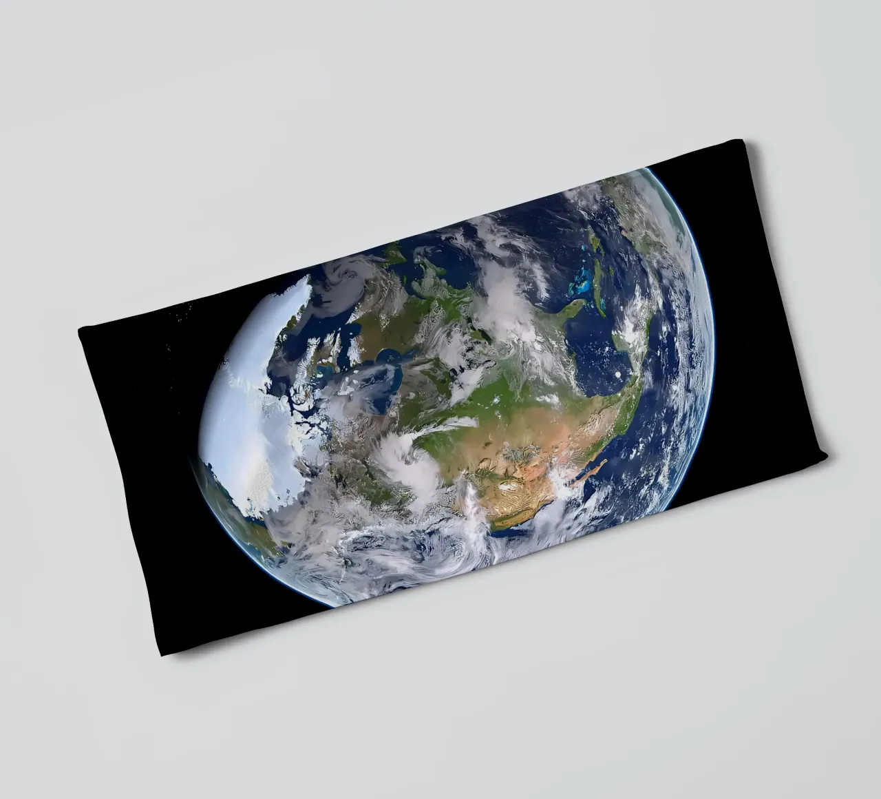 Vue de l'univers de la Terre serviette de bain de ShopByHaru