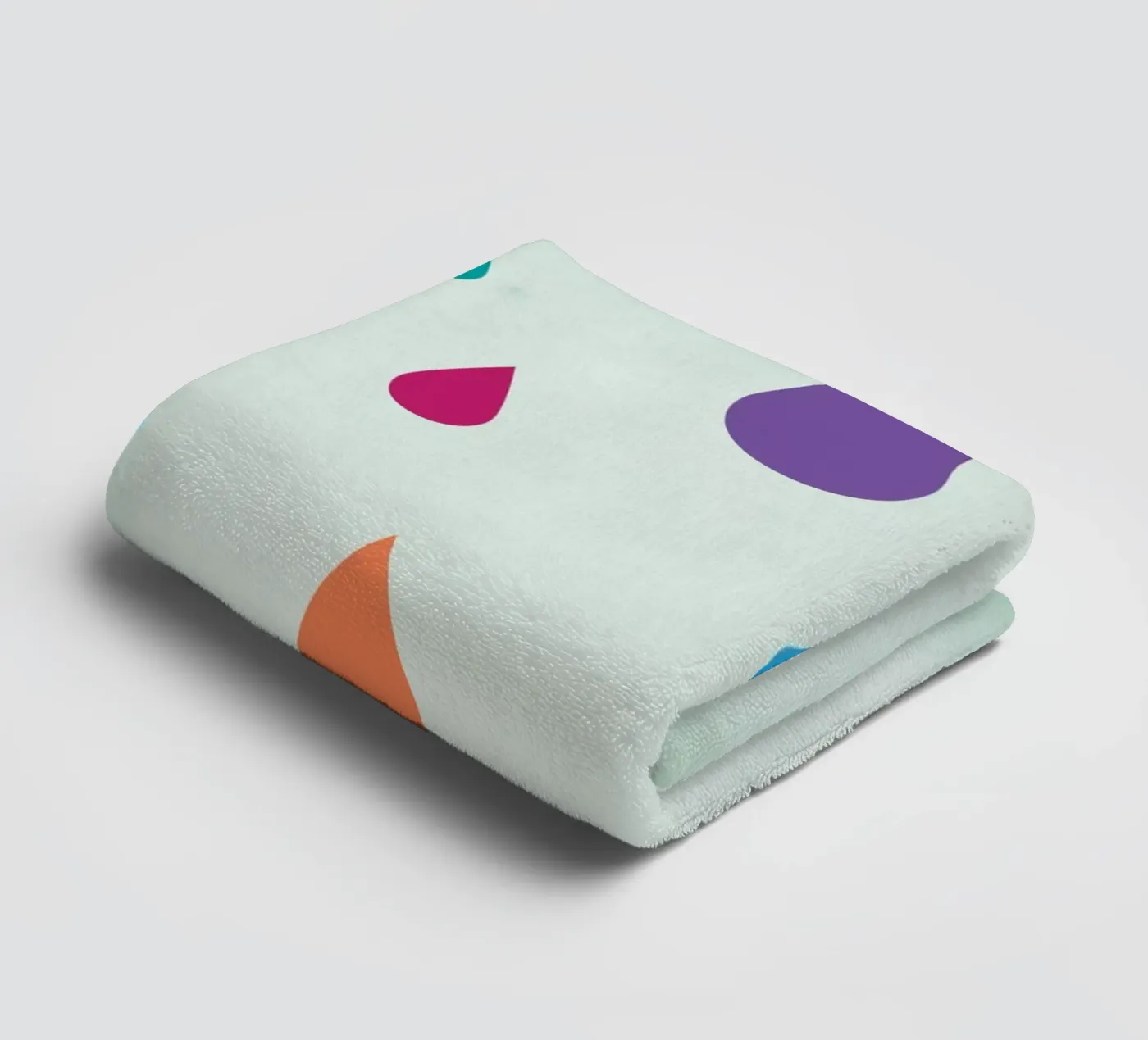 Regenboog regendruppels badhanddoek van Kim Hubball Studio