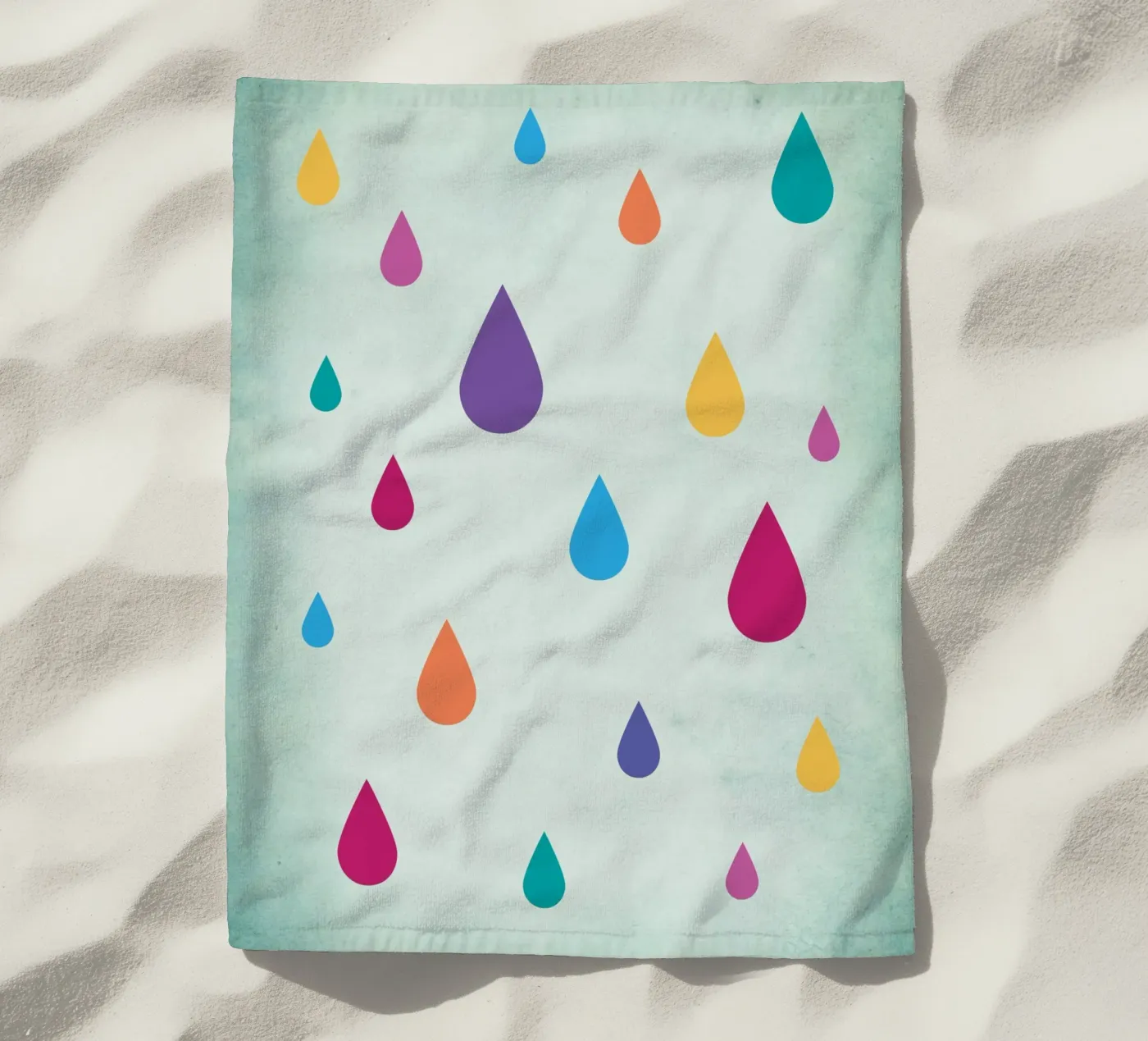 Gocce di pioggia arcobaleno telo mare da Kim Hubball Studio