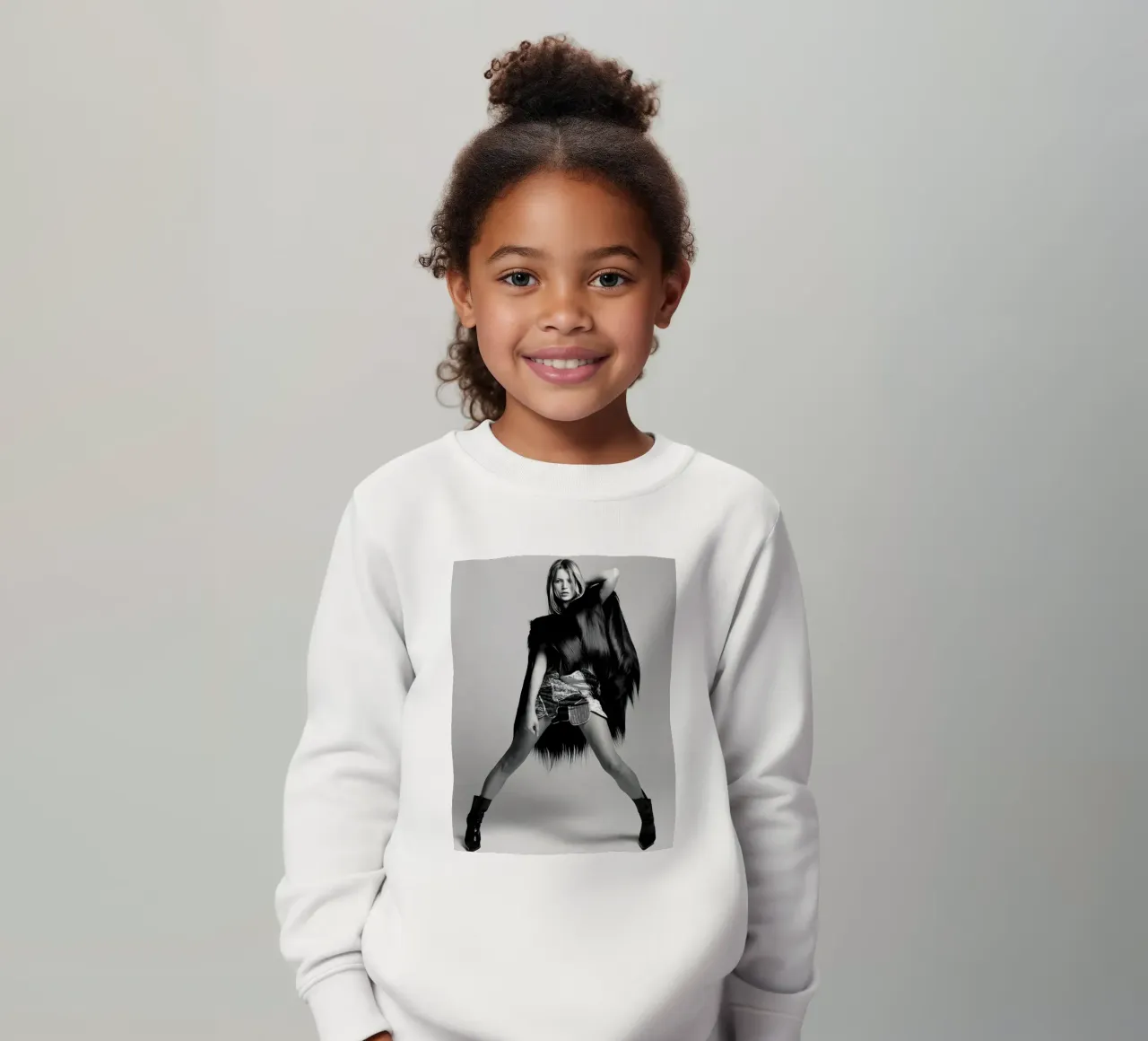 Ragazza alla moda felpa bambino da vintage singer