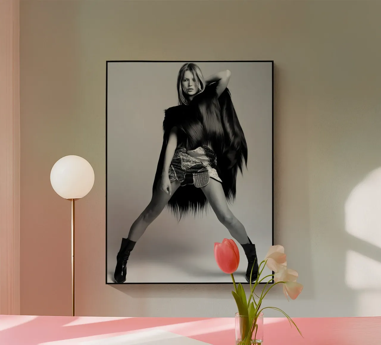 Ragazza alla moda plexiglass da vintage singer