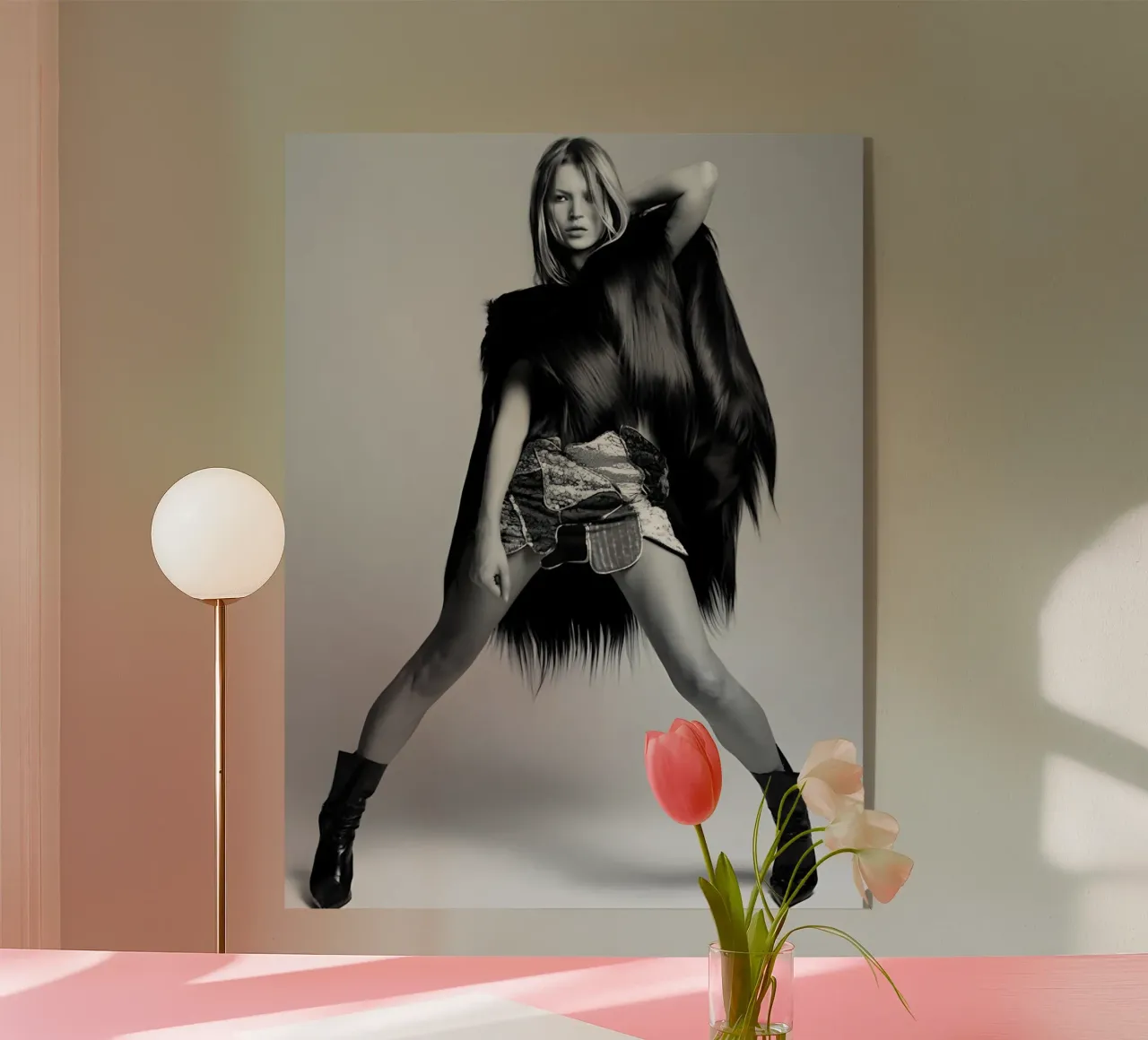 Ragazza alla moda plexiglass da vintage singer