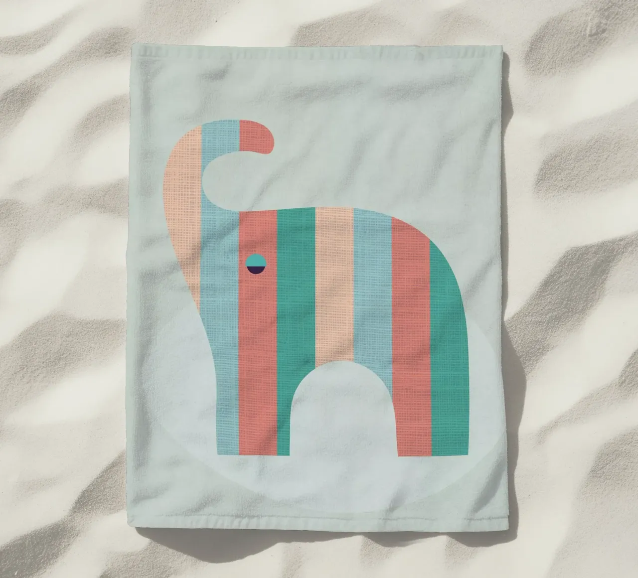 Simpatico elefante a strisce telo mare da Kim Hubball Studio