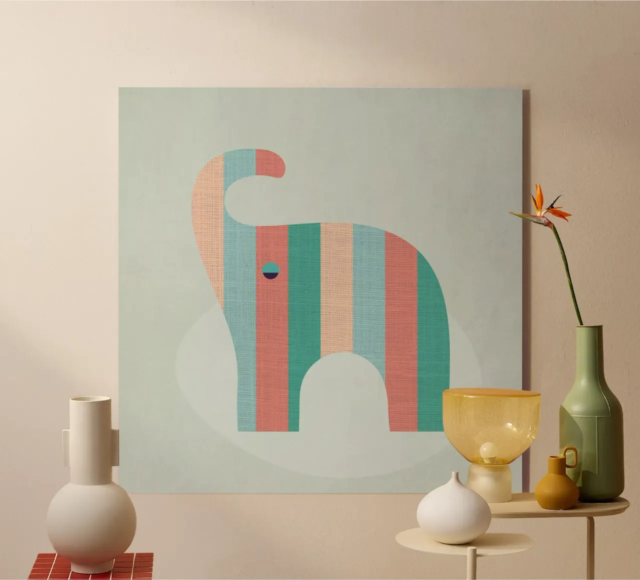 Simpatico elefante a strisce plexiglass da Kim Hubball Studio