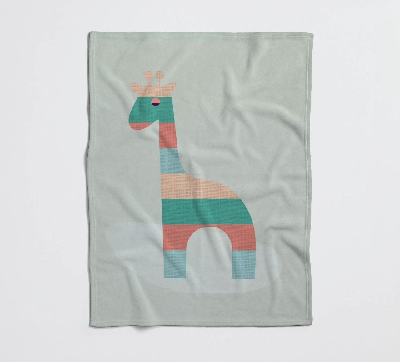 Simpatica giraffa a strisce coperta in pile da Kim Hubball Studio