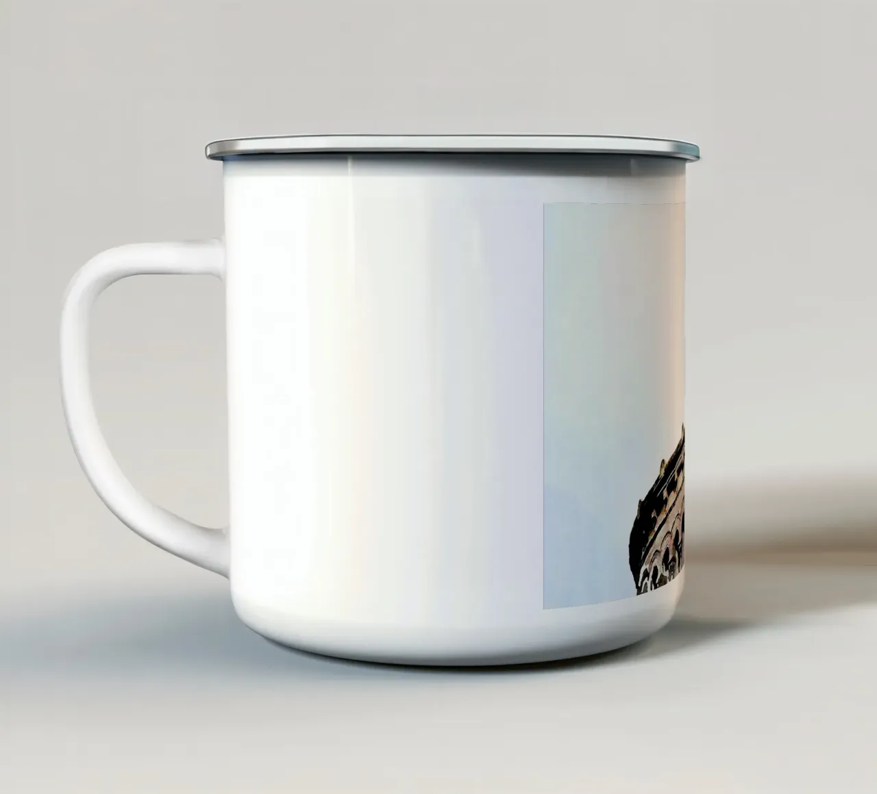 A Parigi tazza in smalto da Massimo Frascogna