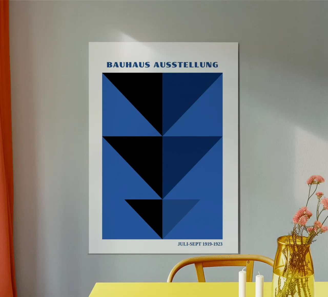 Bauhaus abstracte compositie - kobaltblauw en zwarte driehoeken hahnemühle van Grungeo