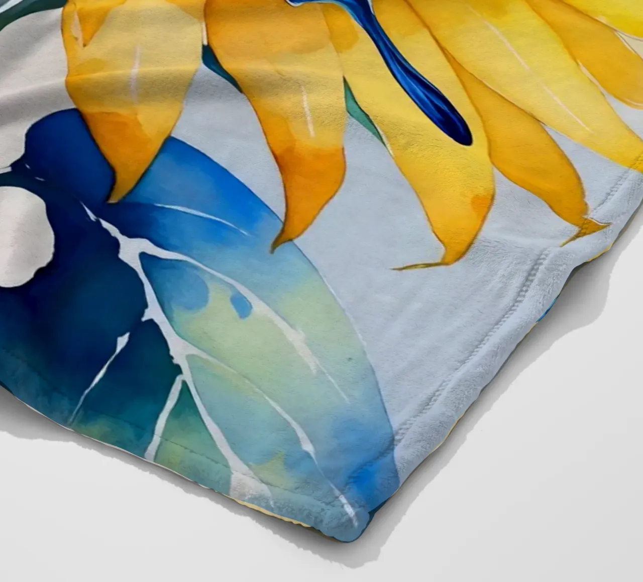 Pittura digitale di farfalla e girasole coperta in pile da Bloom And Brush