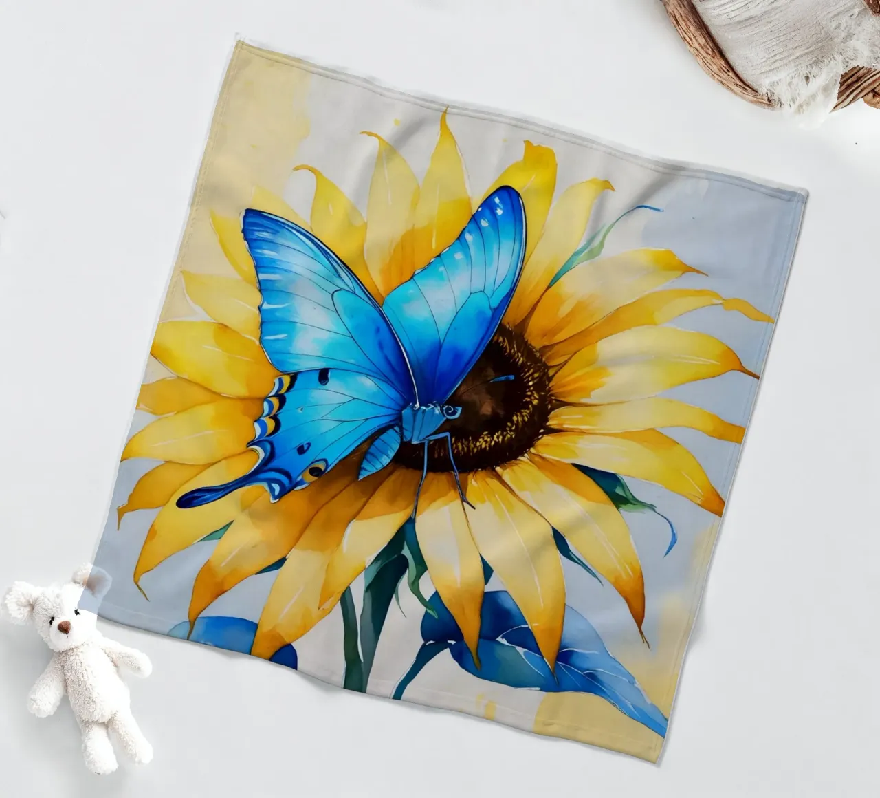 Pittura digitale di farfalla e girasole coperta in pile da Bloom And Brush