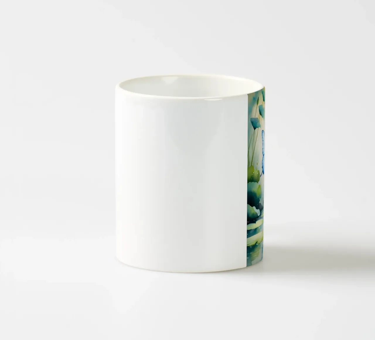Pittura digitale di farfalla e ninfee rosa tazza in ceramica da Bloom And Brush