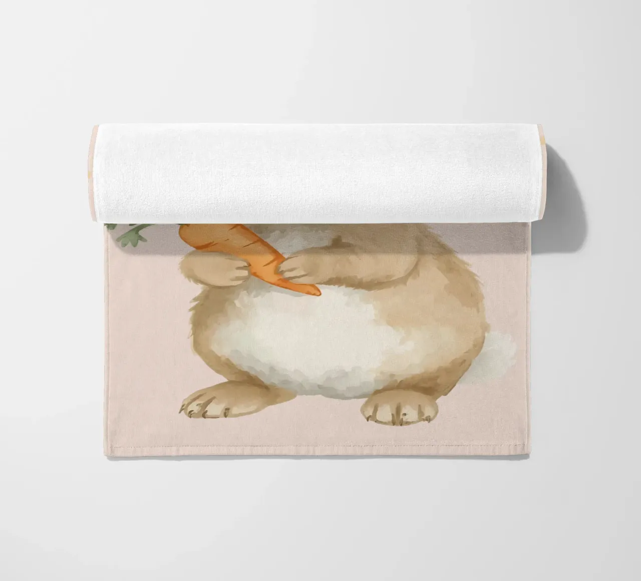 Coniglio carino con in mano una carota telo mare da DesignDoodle