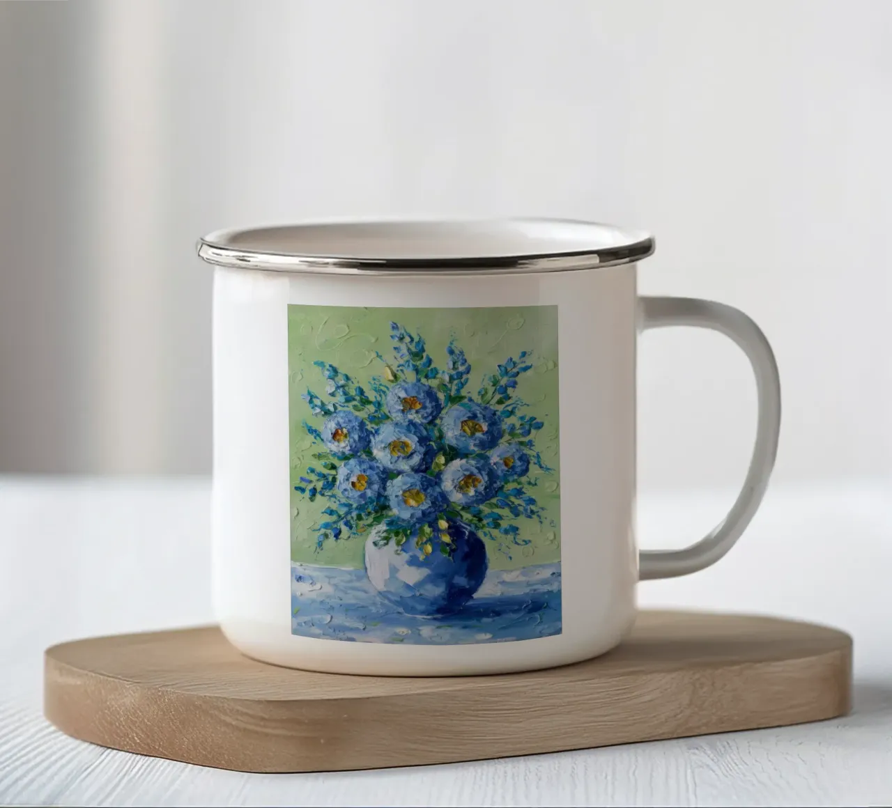 Bouquet di fiori d'azzurro tazza in smalto da Angkasa Mist