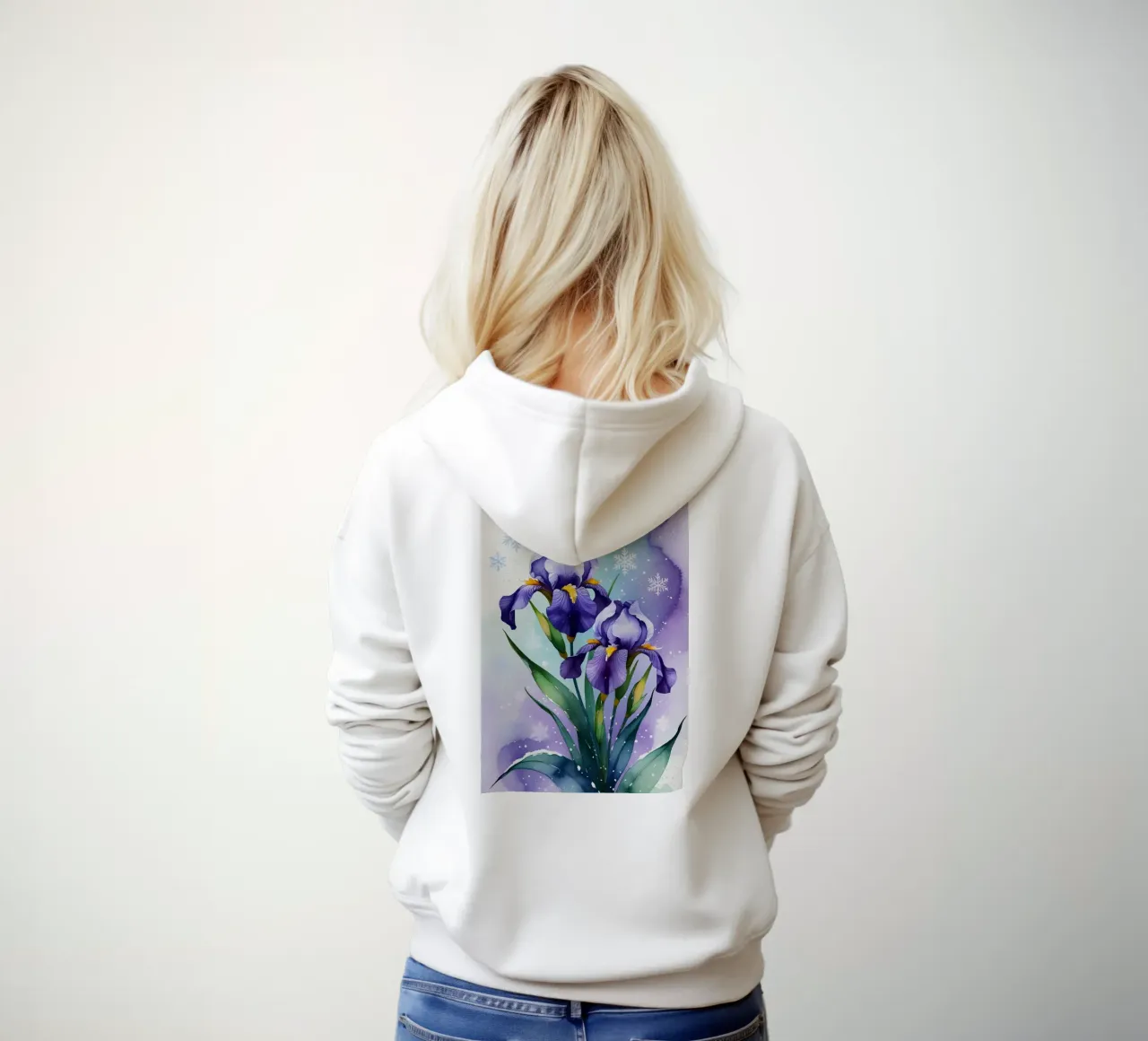 Pittura digitale di fiori di iris viola e fiocchi di neve felpa con cappuccio da Bloom And Brush