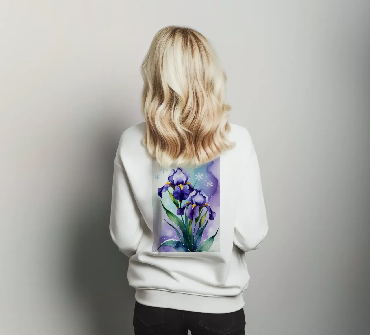 Pittura digitale di fiori di iris viola e fiocchi di neve felpa da Bloom And Brush