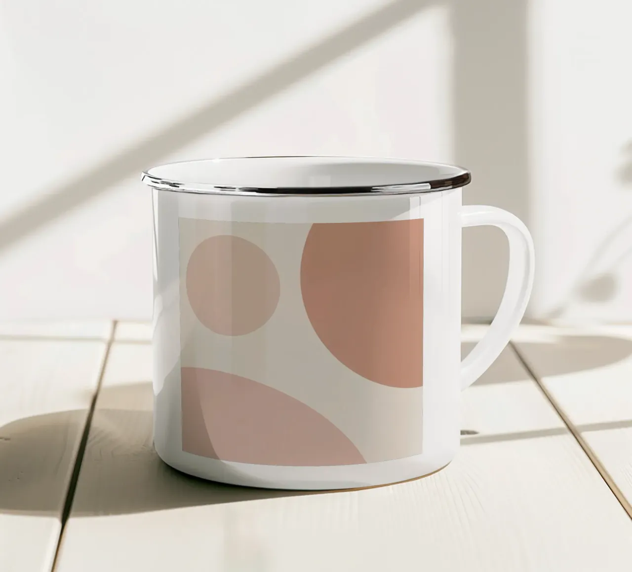 Forme geometriche astratte di cerchi in pastello tazza in smalto da DesignDoodle