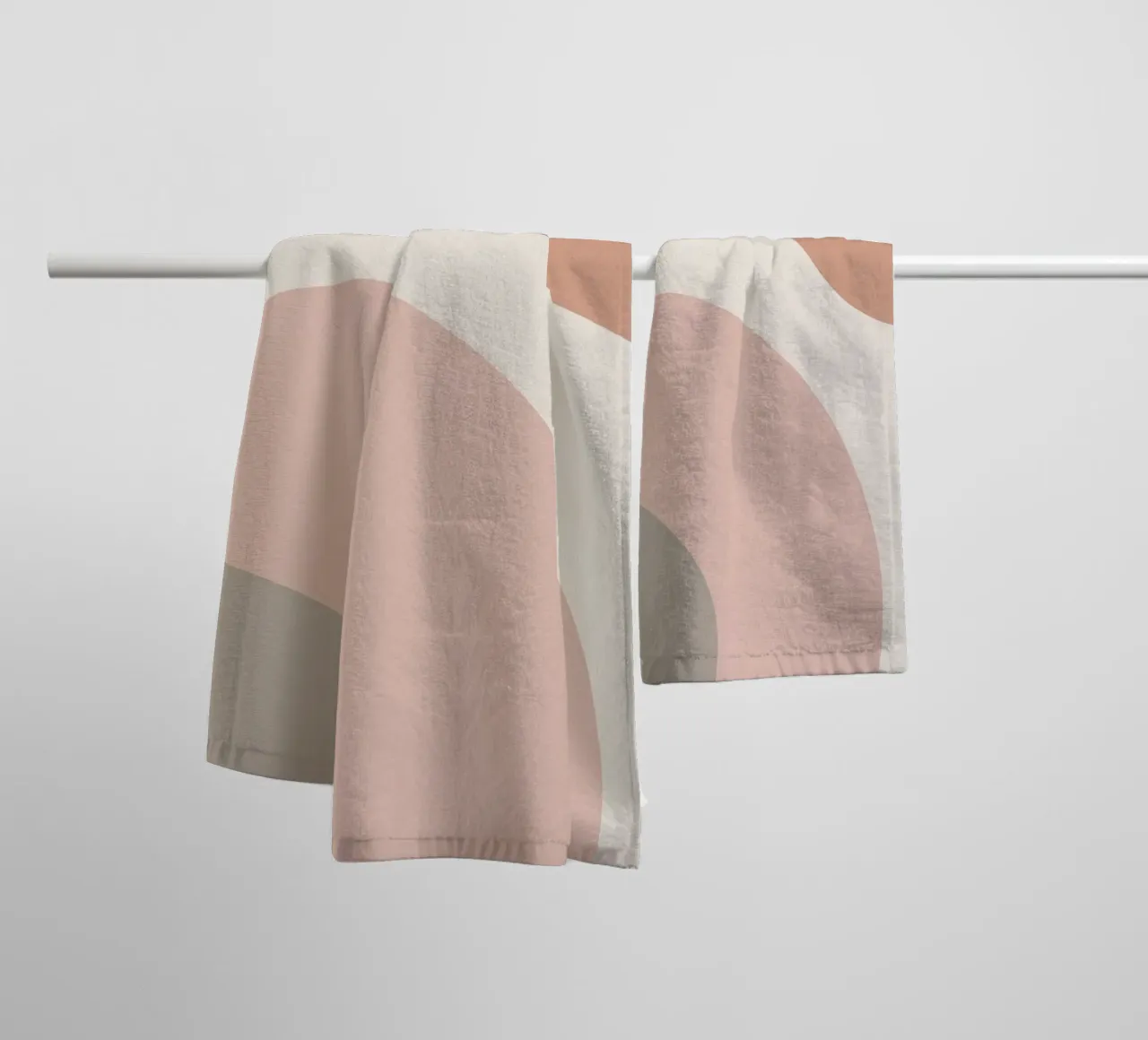 Forme geometriche astratte di cerchi in pastello asciugamano da bagno da DesignDoodle