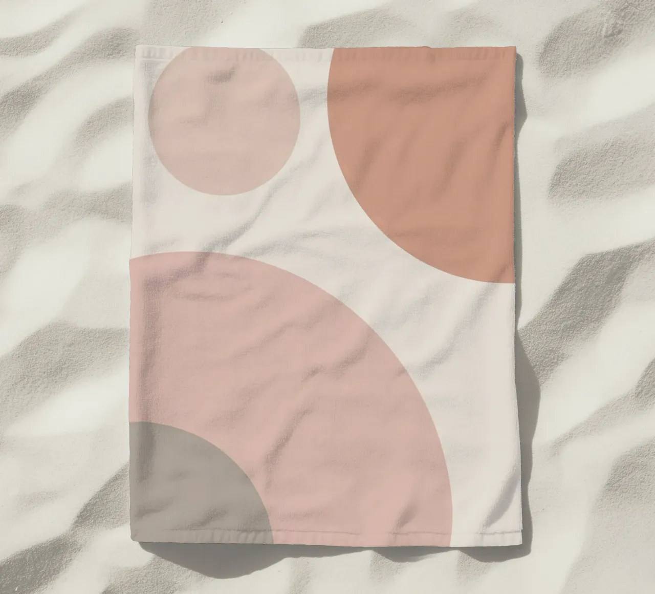 Forme geometriche astratte di cerchi in pastello telo mare da DesignDoodle